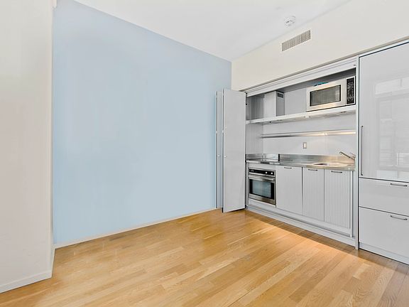 5th image of 18 W 48th St #8DD