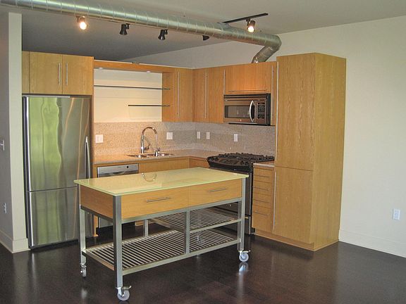5th image of 530 Broadway E APT 307
