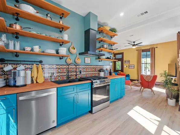 Spacious custom design 2 bed 1 bath Apartment for rent 709 W 14th st., 709 W 14th St, Austin, TX 78701