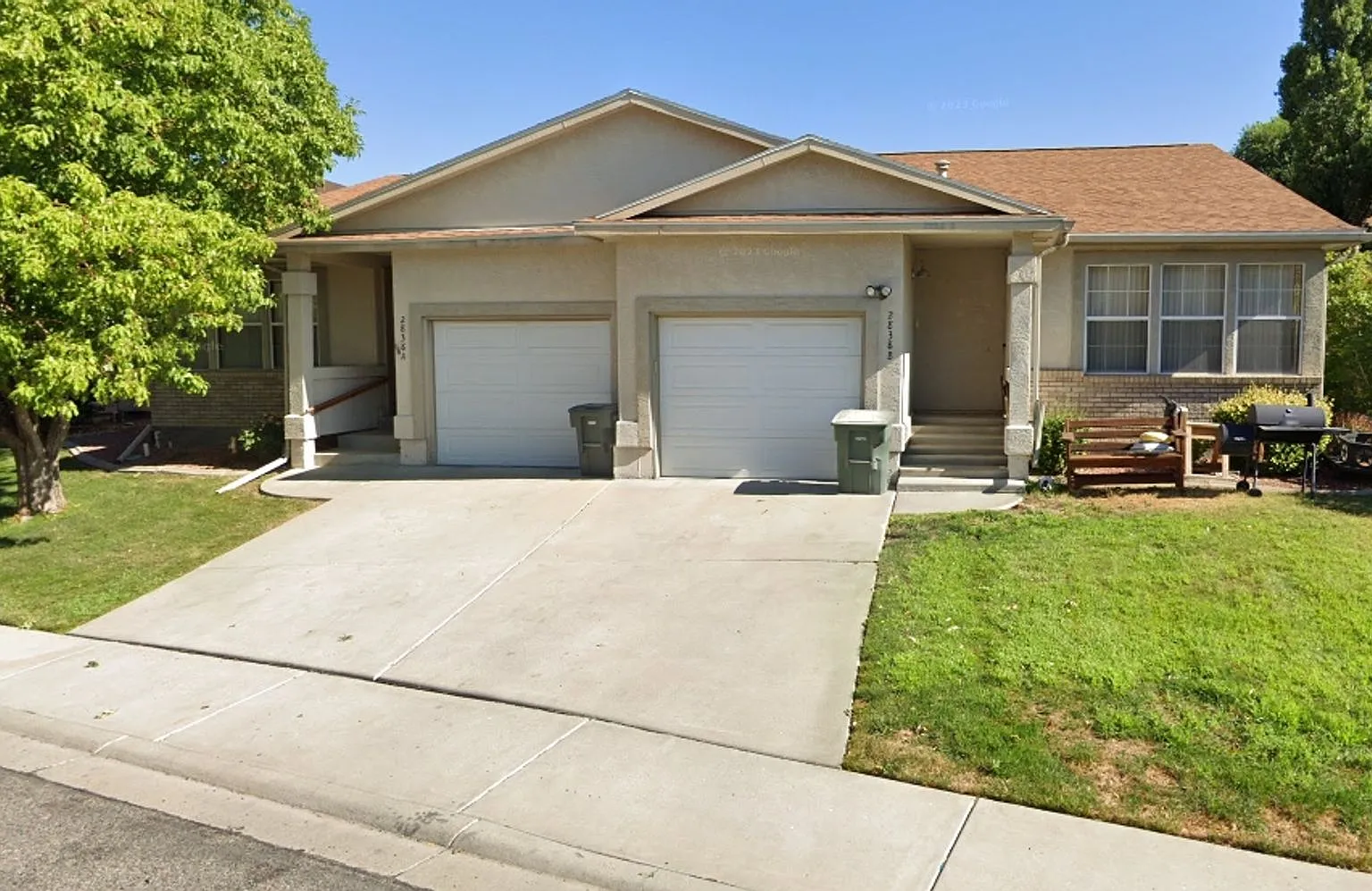 Spacious 2 Bed, 2 Bath Townhome — Photo 1