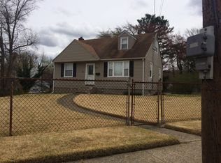 447 Warwick Rd N, Lawnside, NJ 08045