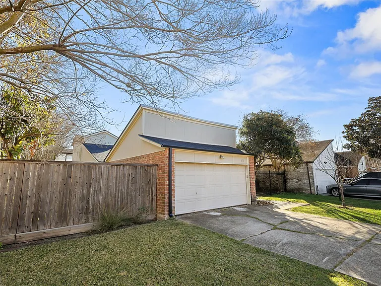 4123 Yupon Ridge Dr — Photo 3