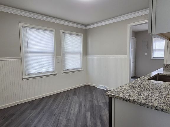 5th image of 21222 Audrey Ave