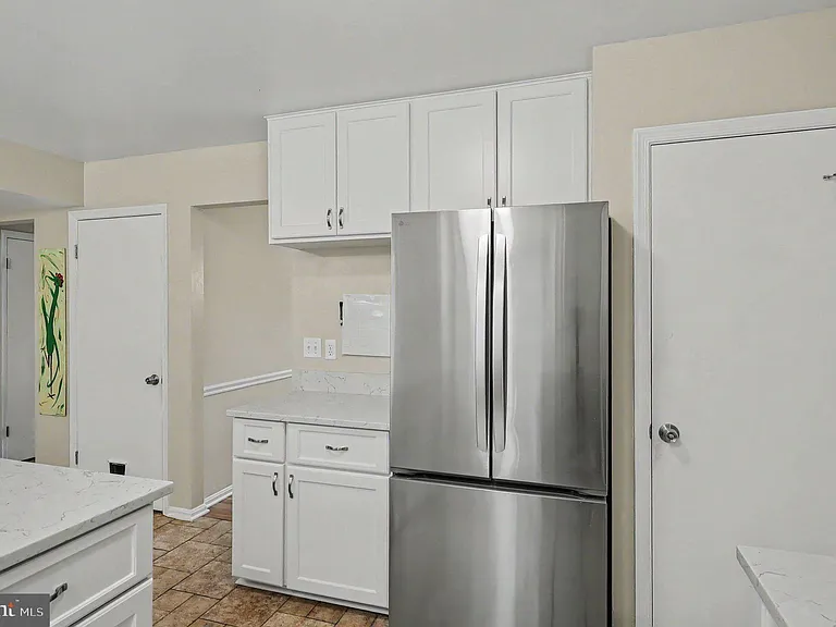 726 Gentle Breeze Ct — Photo 7