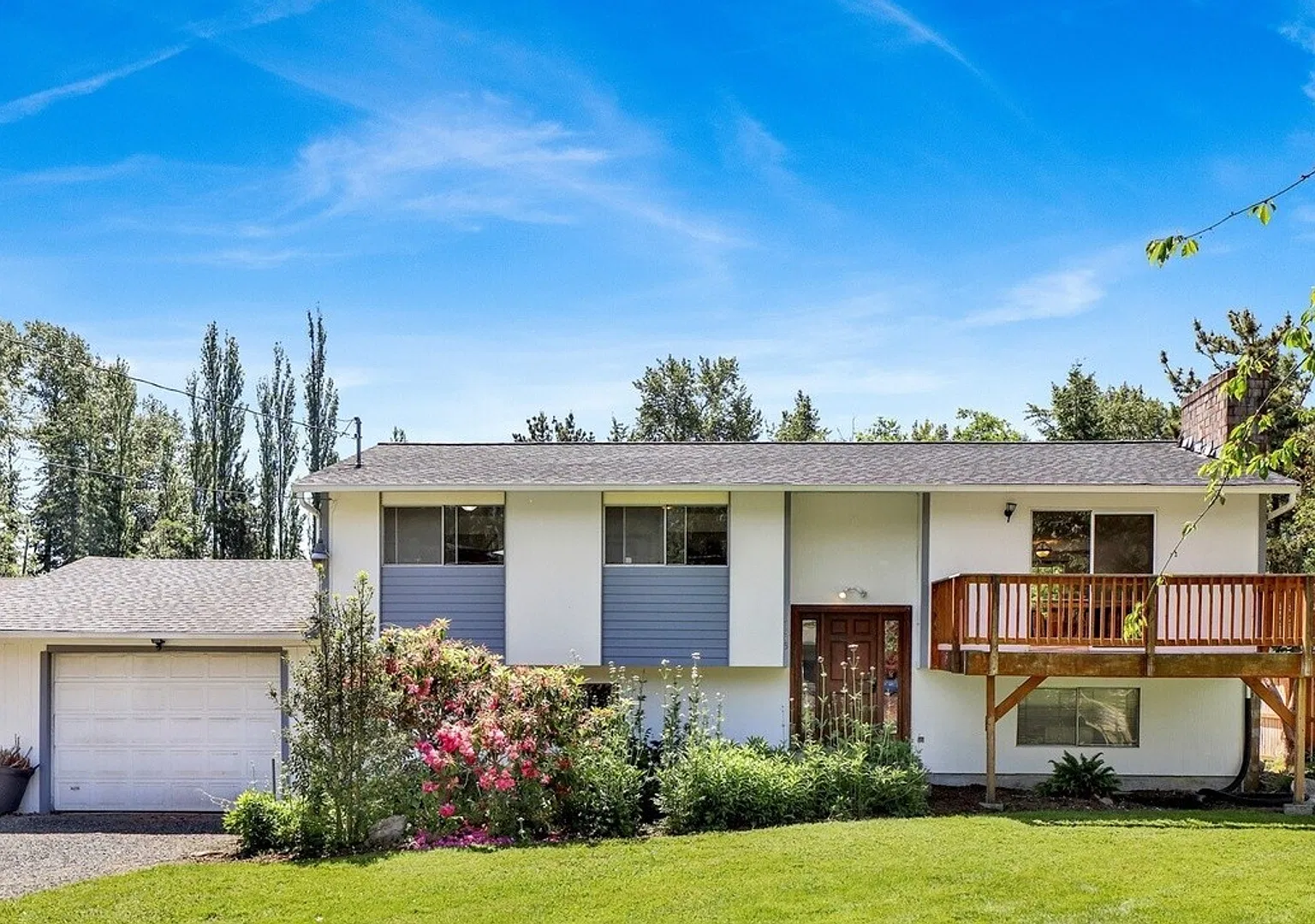 Spacious 4 Bedroom, 2 Bathroom Home — Photo 1