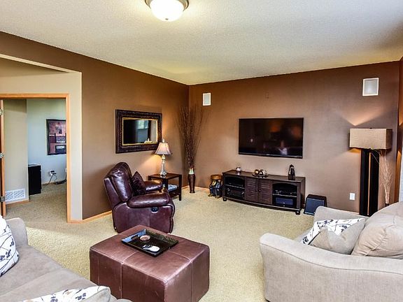 Built in shelves, fresh paint, carpets professionally cleaned.