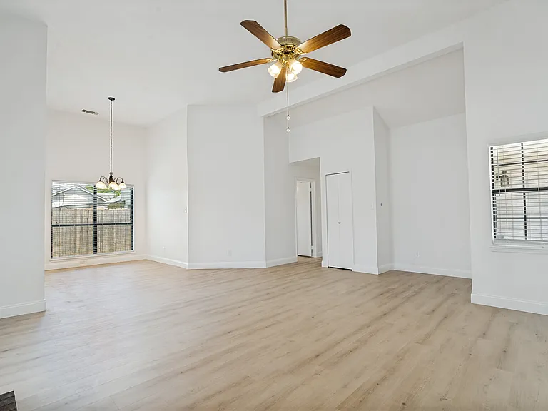 4605 Horizon Dr — Photo 8