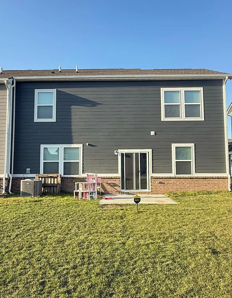 4 bed, 1803 sqft, $2,445 — Photo 4
