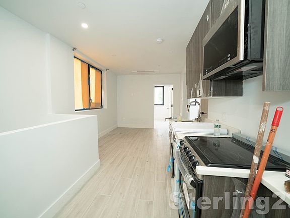 4th image of 47-58 43rd St #1A