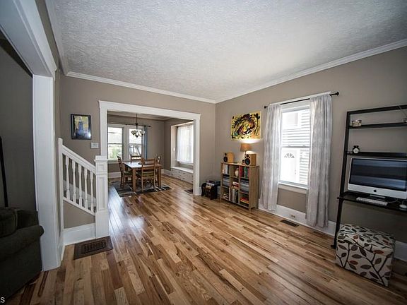 2nd image of 1562 Orchard Grove Ave
