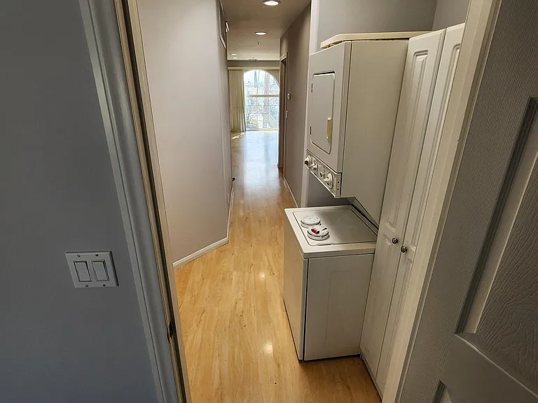 335 E Providencia Ave #202 — Photo 4