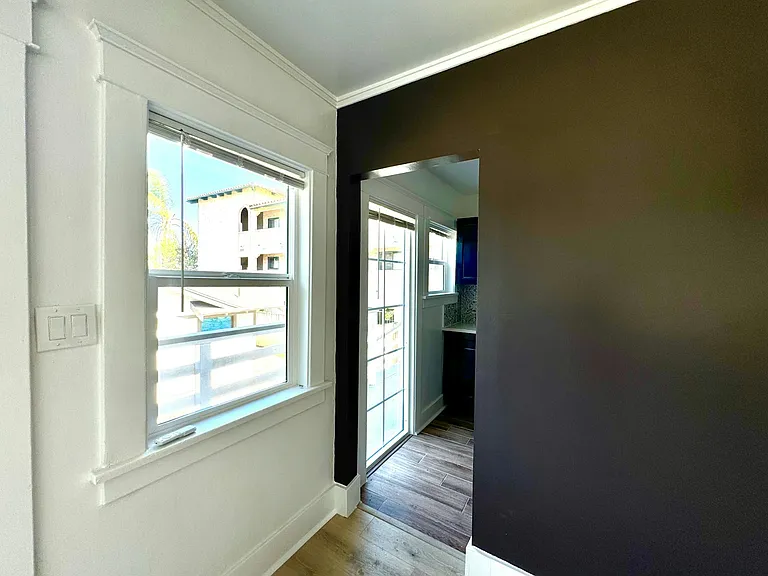 279 Redondo Ave #B — Photo 6