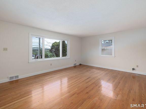 3rd image of 481 Bunker Hill Avenue