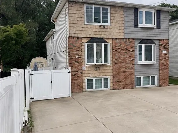 27 Clove Way, Staten Island, NY 10301