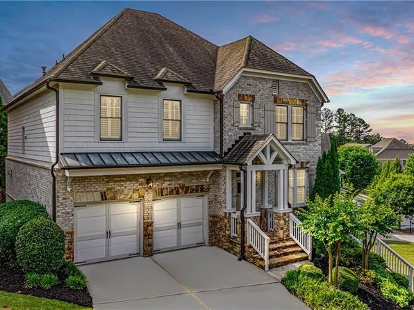11760 Stratham Dr, Alpharetta, GA 30009