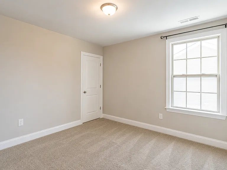 104 Edmer Ln — Photo 10
