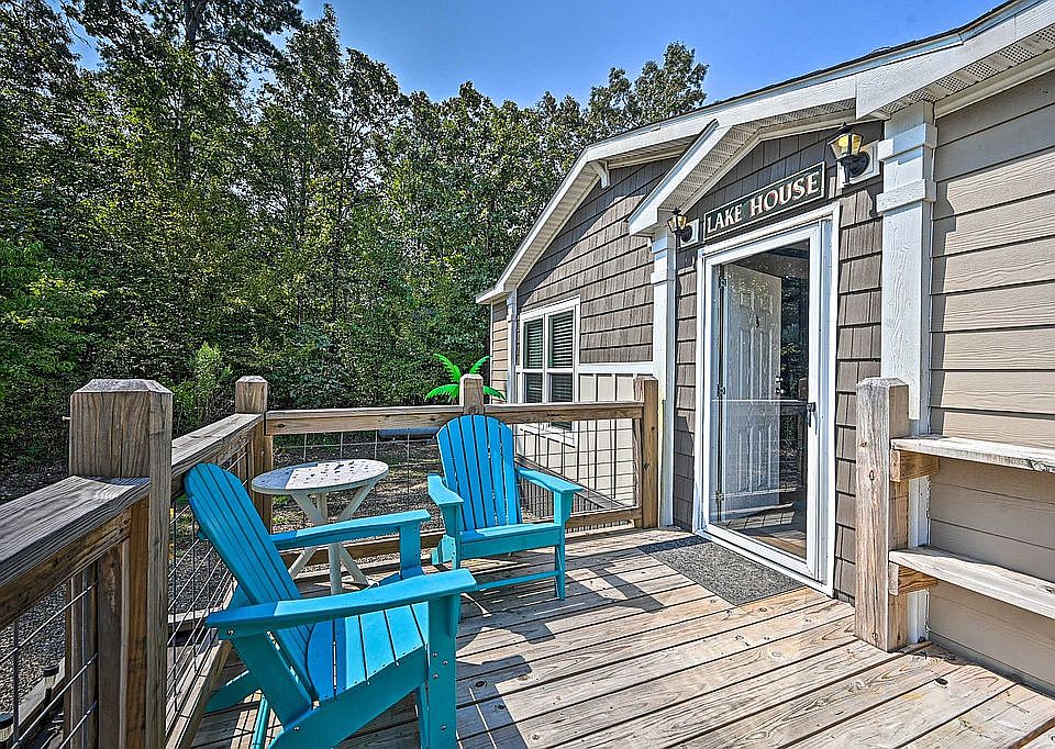 Deck for relaxing 