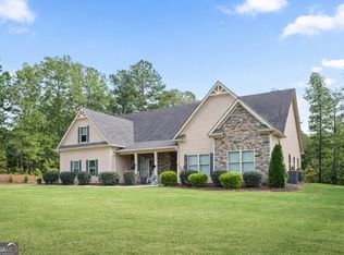 198 Austin Storey Cir, Newnan, GA 30263