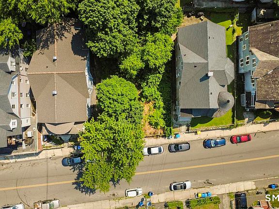 3rd image of 226 Willow Street