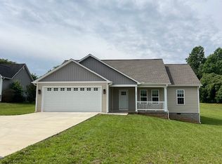 142 Meadows Ct, Statesville, NC 28677