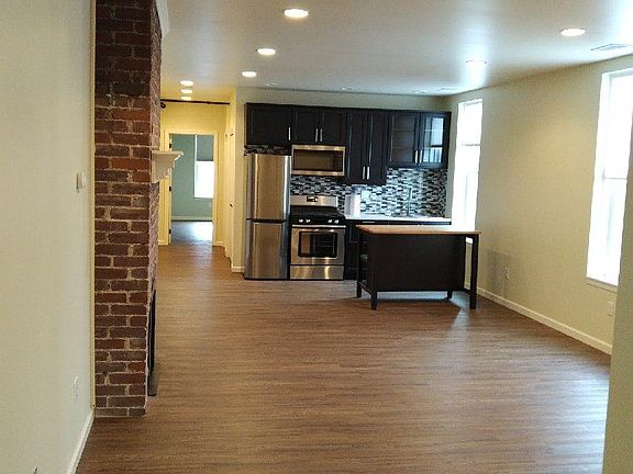 Large open kitchen / dining / Living