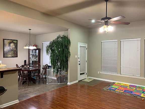 4th image of 6627 Cameren Oaks Dr
