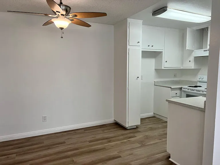 Beachwood Village Apartments — Photo 29
