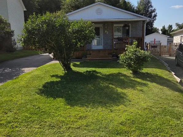 83 Laurier Rd, Elliot Lake, ON P5A 2T9