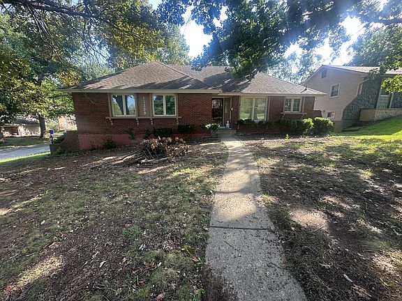4th image of 11209 E 74th St