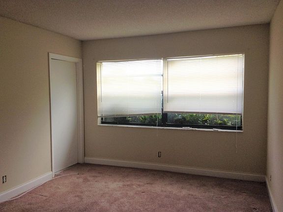 3rd image of 11613 NW 24th Ct #11613