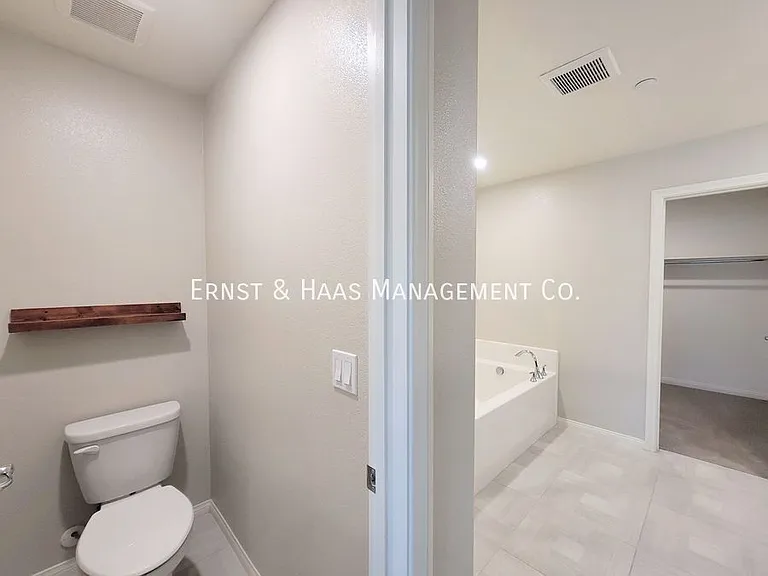 14414 Strawberry Ln #4 — Photo 21