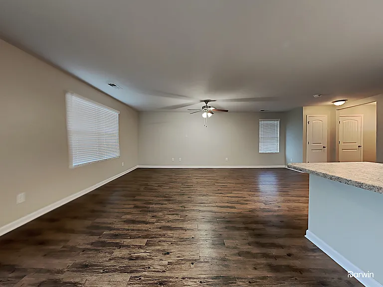 330 Reed Way — Photo 5