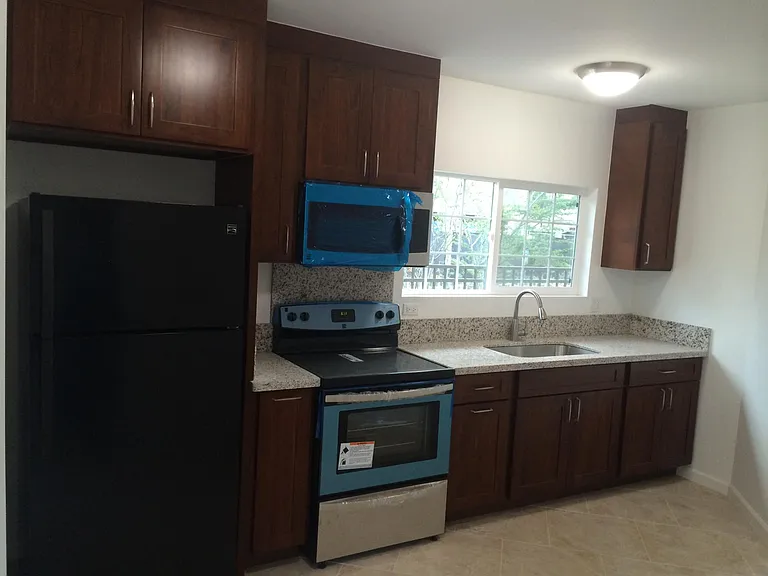 1868 Kapiolani Blvd — Photo 1