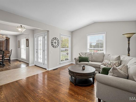 3rd image of 822 Westwood Dr