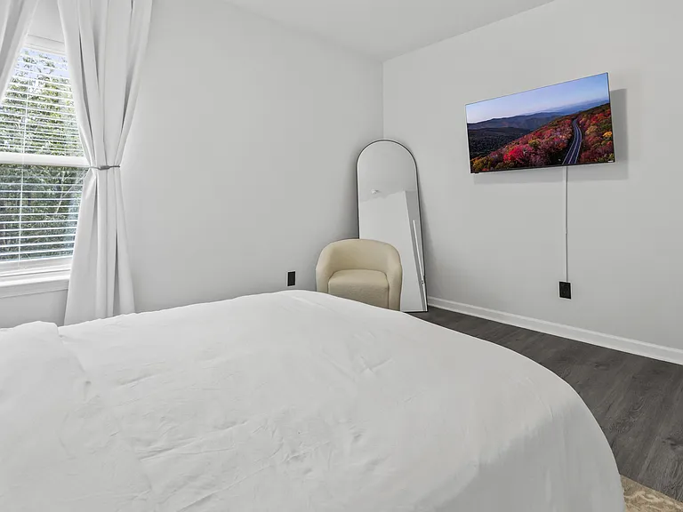 Bedroom 4 (Back Corner Side View)