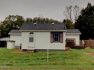 84670 2nd St, Hartford, MI 49057