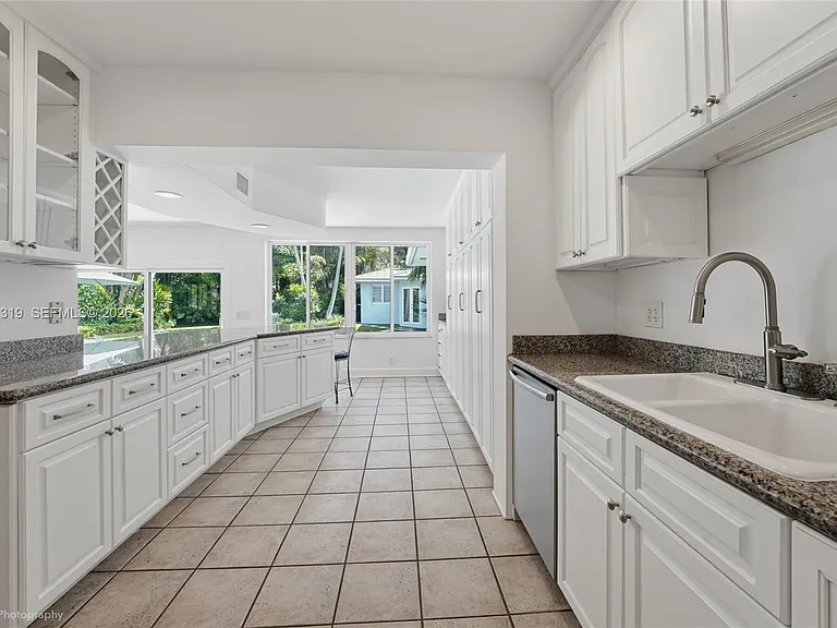 6141 SW 85th St — Photo 10