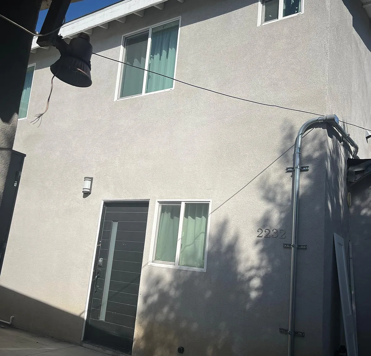 4 bed, 1936 sqft, $4,500 — Photo 1