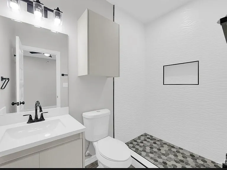 1013 W Mahala Ave #1 — Photo 12