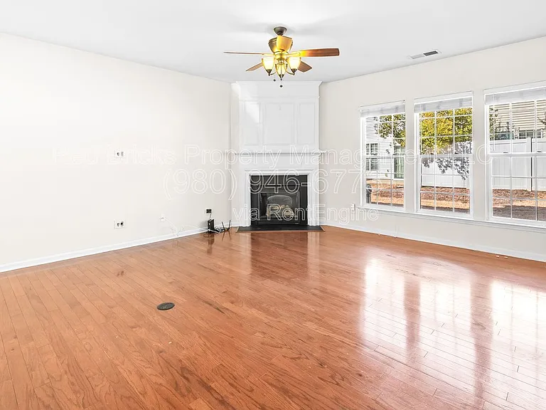 8911 Kirkley View Ct — Photo 7