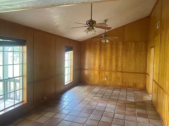 Very large dining/study room