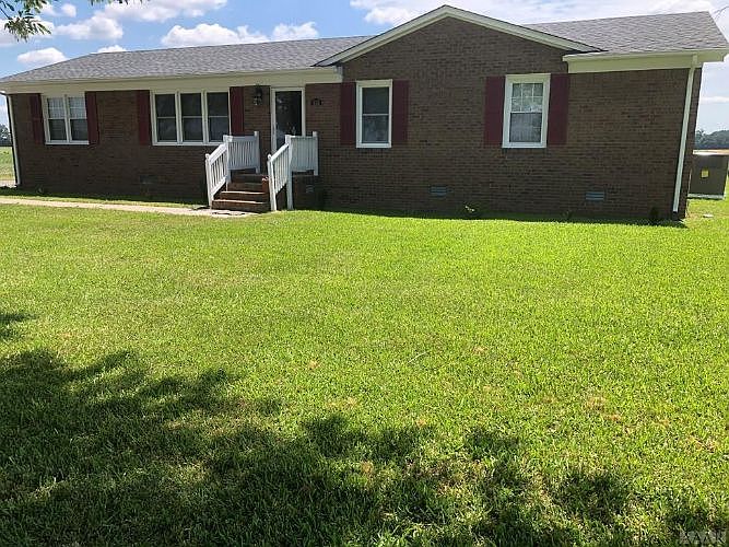 2nd image of 535 Middle Swamp Rd