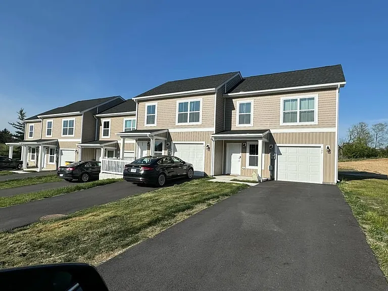 121 Europa Way — Photo 1
