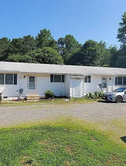 43998 Sandy Bottom Rd — Photo 2