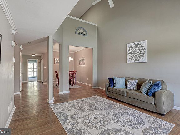 3rd image of 438 Sweetman Dr