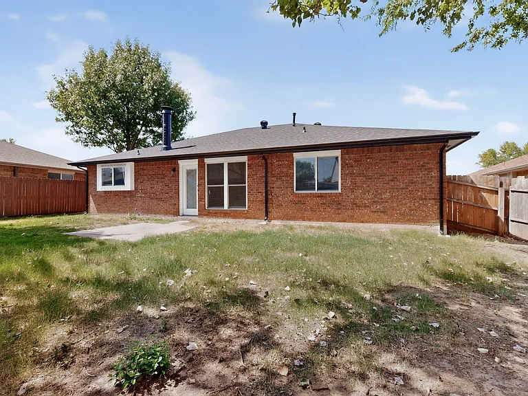 1313 Homestead St — Photo 25