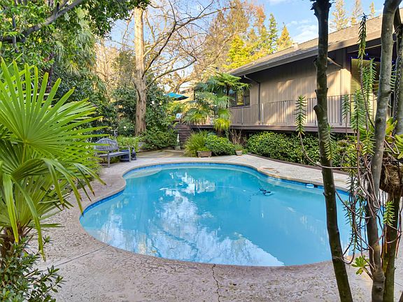 2nd image of 3305 Inverness Ct