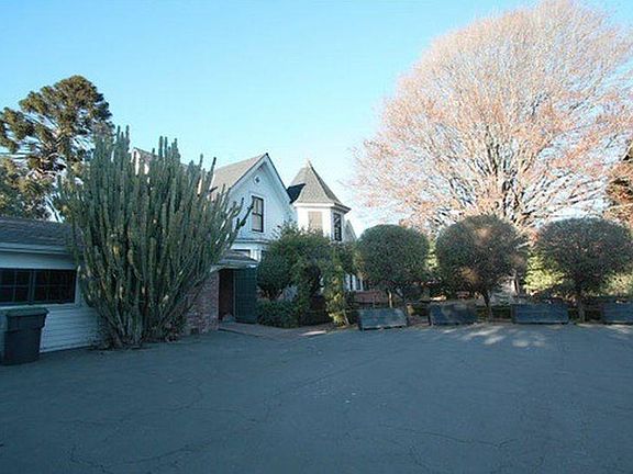 3rd image of 336 E Lake Ave