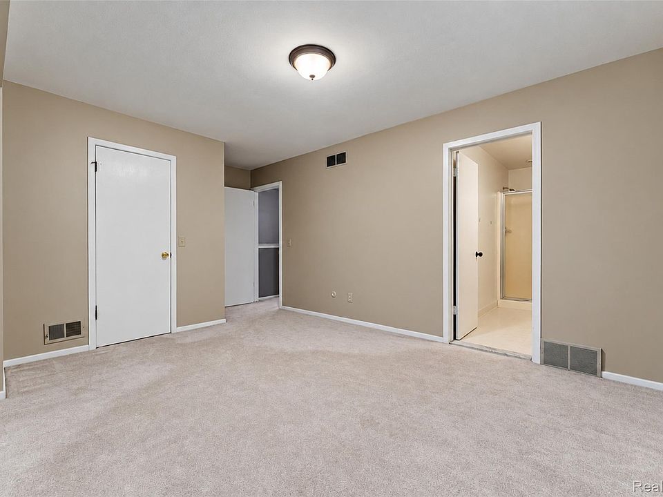 24264 Bashian Dr, photo 23