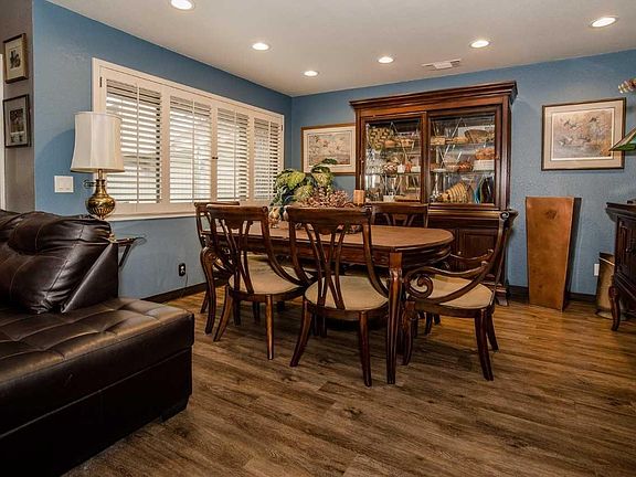 5th image of 608 College St APT 13